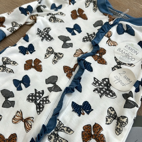 Milkberry Baby Girl Bamboo Footie Sleeper with Headband Bows 0-3 3-6 6-9 months - Picture 3 of 7